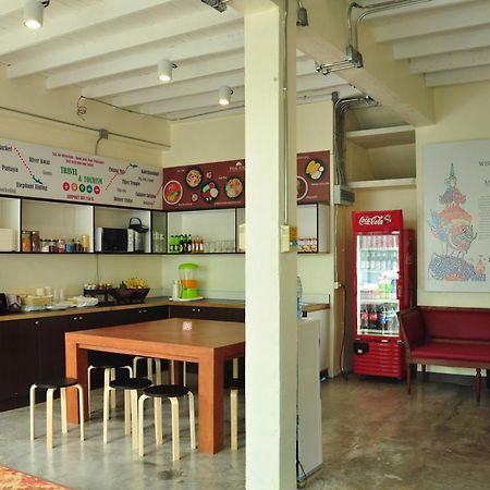 Sabye Club Hostel Bangkok Exterior photo