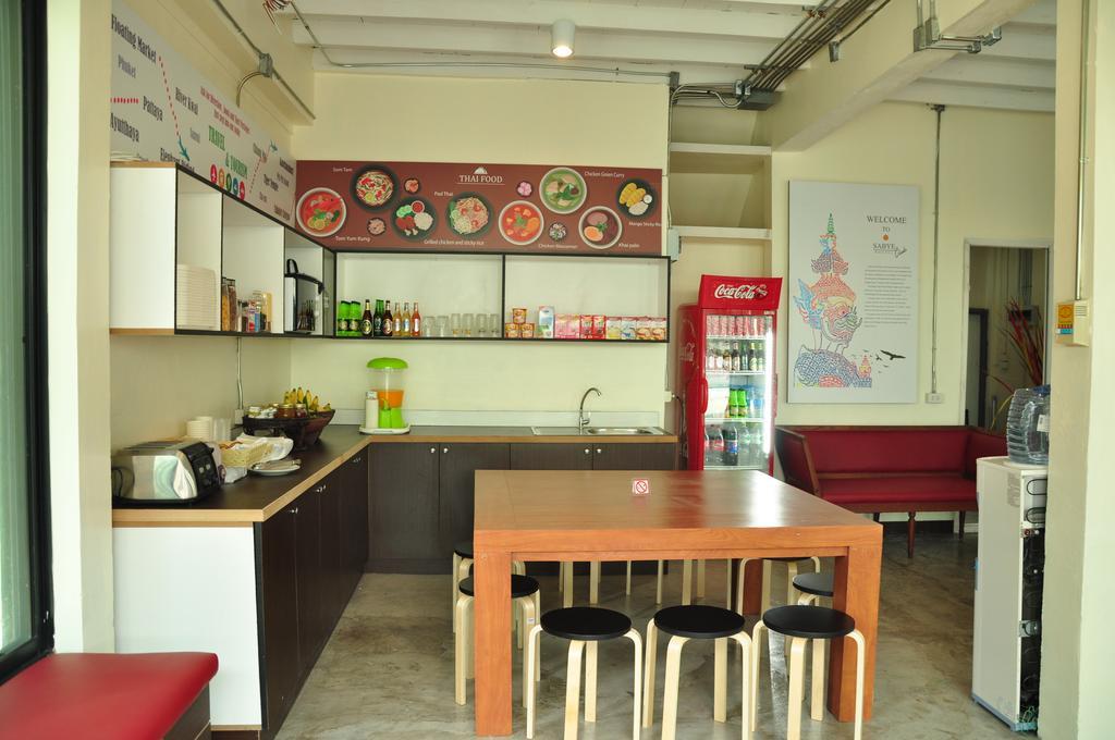 Sabye Club Hostel Bangkok Exterior photo