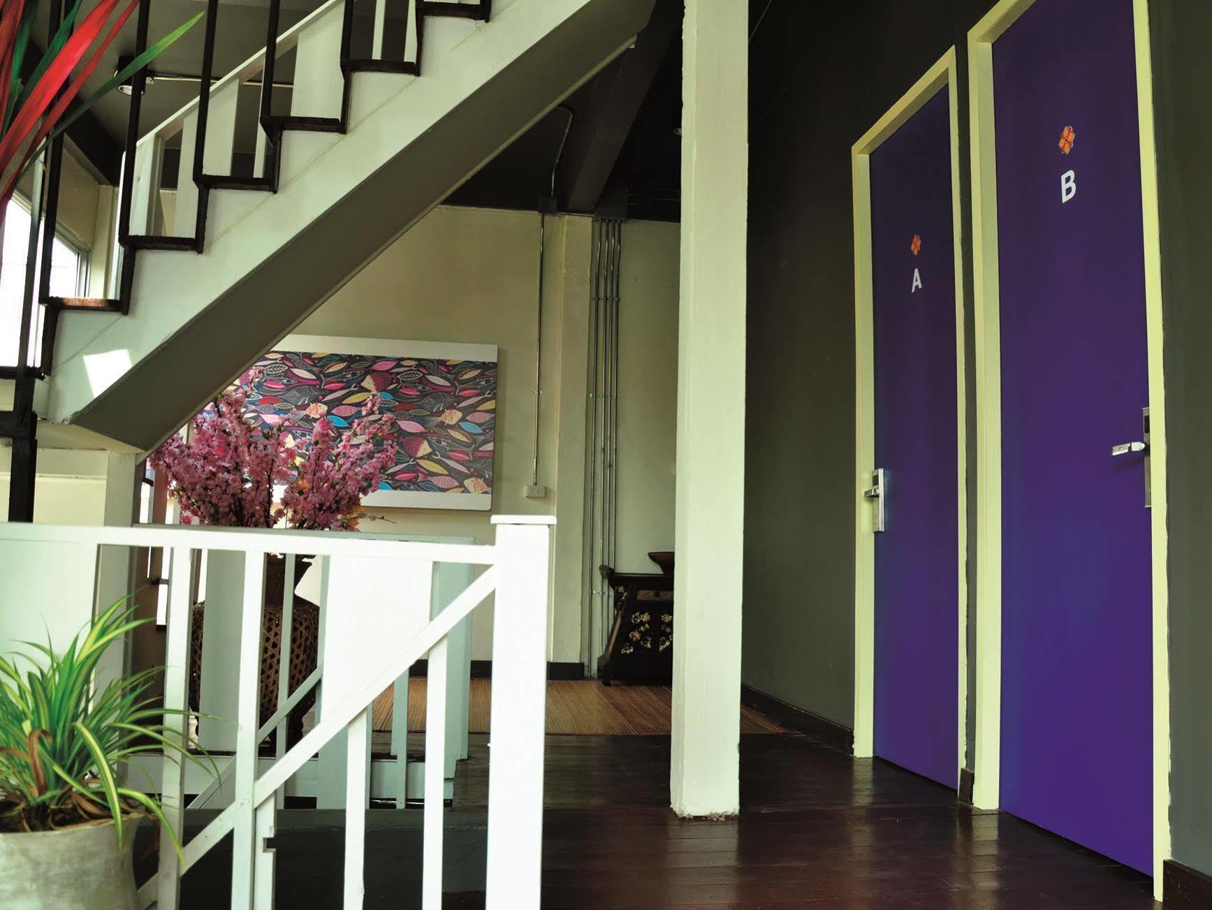 Sabye Club Hostel Bangkok Exterior photo